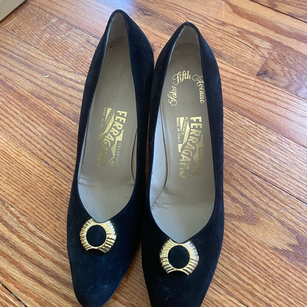 Salvatore Ferragamo Vintage Suede Black Pumps 8.5